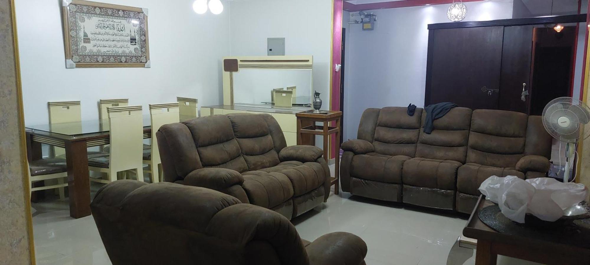Apartment بمطار